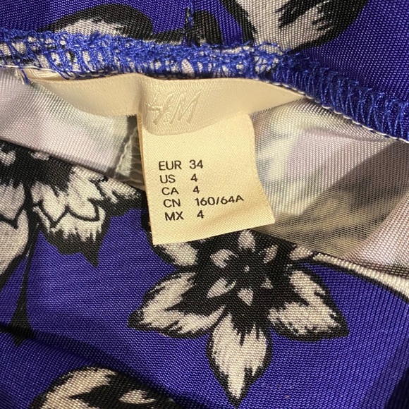 Printed Leggings with foot straps - Picture 6 of 10